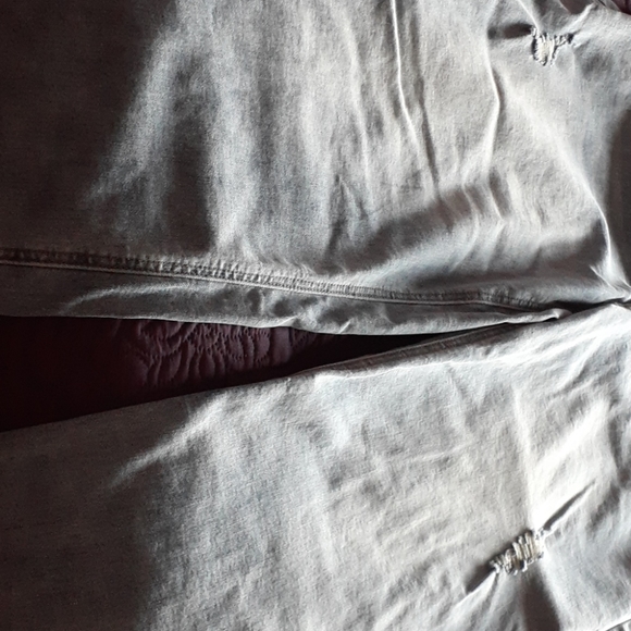 Suzanne Betro - Picture 2 of 7